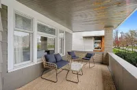 Cozy 2BR Duplex, Dog Friendly, Porch, Walkable, Near Lake Erie & CLE