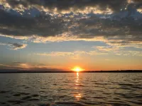 Cozy Lakefront House Hotels in Newville