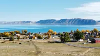 Sweetwater Cabin - private backyard, hot tub, bunk room & views of Bear Lake