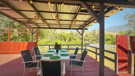 Sequoia Forest River House. River at the backyard, Up to 10 guests