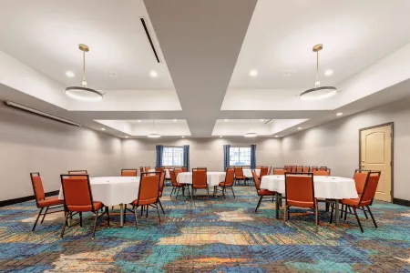 La Quinta Inn & Suites by Wyndham Woodway - Waco South