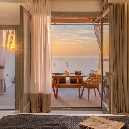 Santo Mine Oia Suites