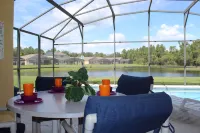 Private Pool with Lake View and Modern Amenities - Stunning Oasis Hotel di Polk County