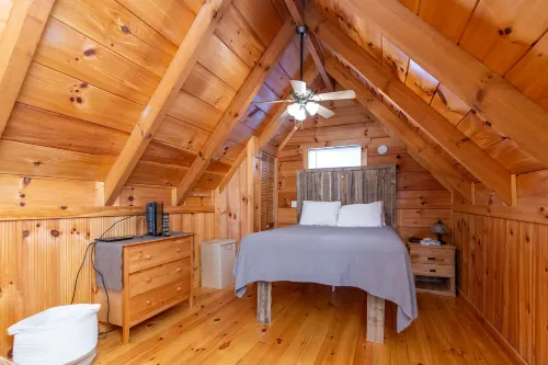 Hot Tub & WiFi - Small Family Cabin - Sunrise - Retreat in Red River Gorge, Kentucky! Hotels in Lee County
