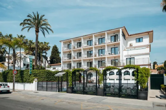 阿爾科斯·德·蒙特馬住宿