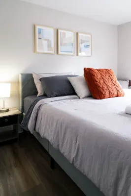 Charming Suites Inspired by Local Landmarks - Cozy Historical Hideaway Hotels in Knox County