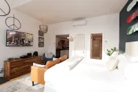 Convenient Location and Full Kitchen - Charming Downtown Retreat