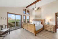 Red Rock Vista | Incredible Views, Hot Tub, Pool Table, Decks, Trail