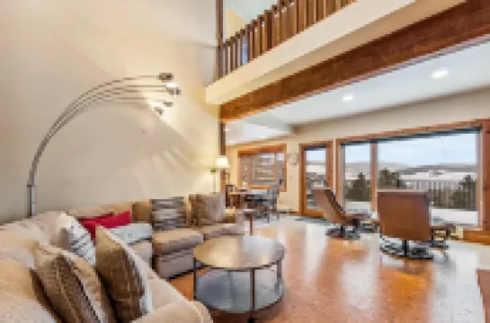 Stunning Lake Views and Cozy Hot Tub - Spacious Rocky Mountain Haven