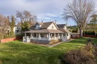 Breathtaking Views and Game Room - Charming HillsHyde Escape