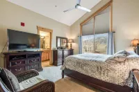 Mountain View Townhome w/ Private Deck, Gas Grill, WiFi, & Gas Fireplace