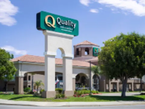 Quality Inn & Suites Camarillo-Oxnard Hotels in Camarillo