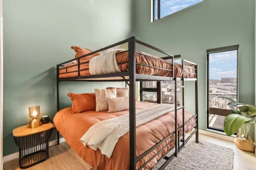 Elegant Retreat - Pool, Patio, City View, Broadway Access