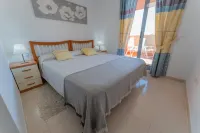 Alicante atico sol y mar vista mar y piscina 阿利坎特附近的飯店