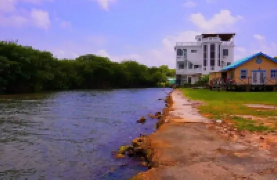 See Belize Relaxing Studio with Sea View Infinity Pool & Deck by Airport, 1st FL