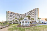 Private Balcony and Gulf Access - Stunning Beachfront Haven