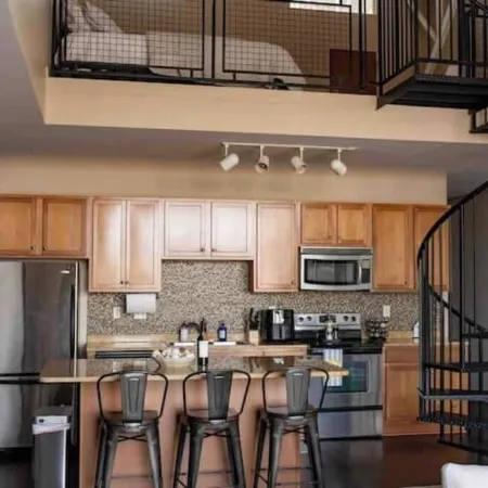 Stylish Condo Downtown Sandusky