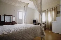 Emilia Luxury Apartments Hôtels à : Posidhonia