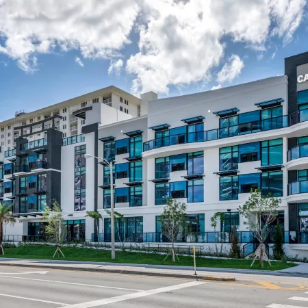 Cambria Hotel Fort Lauderdale Beach Отели рядом с достопримечательностью «Боннет Хаус Музеум & Гарденс»