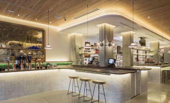Holiday Inn Express & Suites College Park-University Area