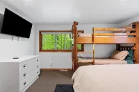 Amazing Family Cabin near Wheeler Lake! Close to beach, UTV an Snowmobile trails