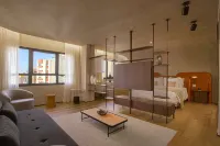 Qoya Hotel Curitiba, Curio Collection by Hilton