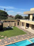 Escapade Lux Boutique Residence - piscina