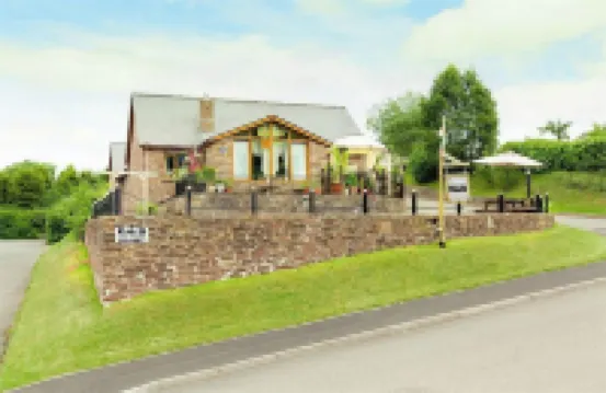 Castle Lodge - Brecon Beacons Accommodation Отели в г. 