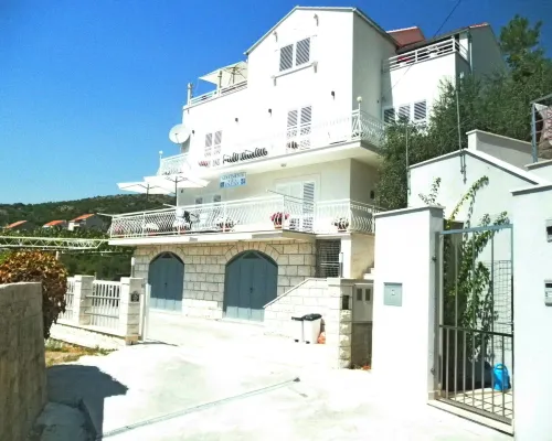 Apartments Villa Enzian Hotels in Mlini