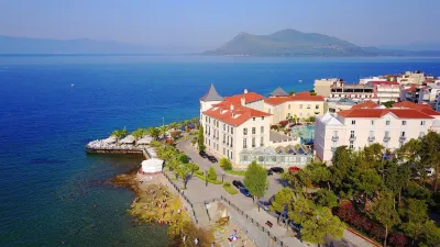 Beach Villa Next to the Waves Hotel a 