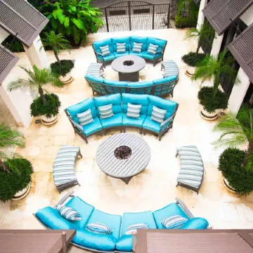 Well-Decorated 3rd-Floor Unit with Unique Designs and Mountainview in Coco