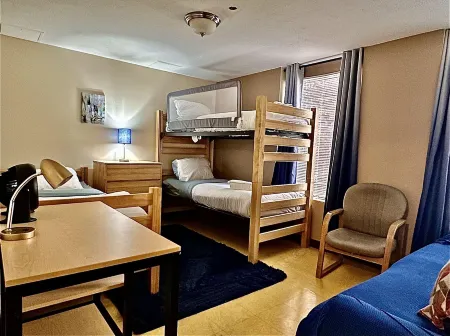 7 Beds Explore Downtown Pittsburgh Large Groups