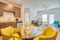 Grand Two Bedroom Two Bathroom Apartment with Balcony by the Scholar Hotels in Gainesville