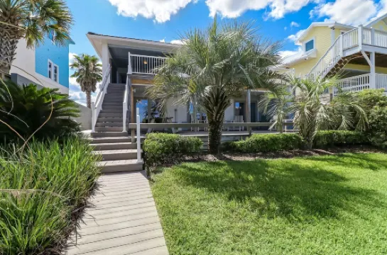 RedAwning的狗友好海濱海灘房