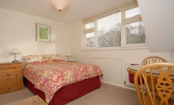 Abacus Bed and Breakfast, Blackwater, Hampshire
