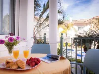 Apartamentos Marina Turquesa โรงแรมในเนร์คา