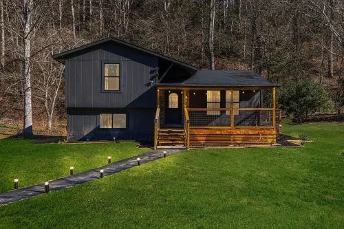 The Sherridan 2 Bedroom Cabin by RedAwning