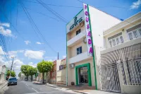 هوتل إي بوسادا فلور دو جوا فنادق في 