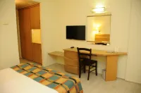 Adi Hotel