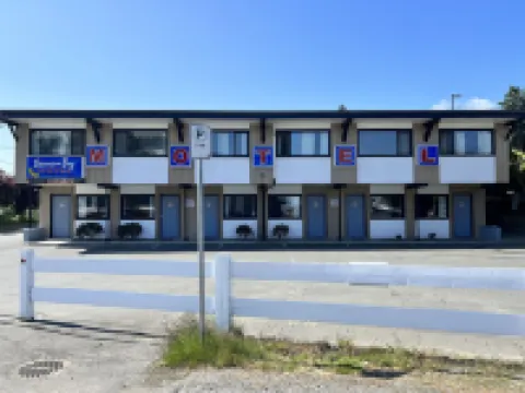 Departure Bay Motel Hotels in Nanaimo