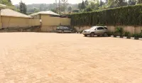 Cepha's Inn - parking