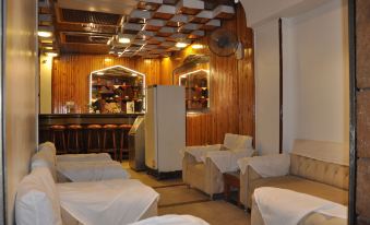 Shady Hotel Luxor