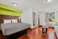 Travelodge by Wyndham Hotel & Cottages St Augustine/Historic Hotels in Vilano Beach