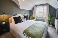 Host & Stay - Raven House