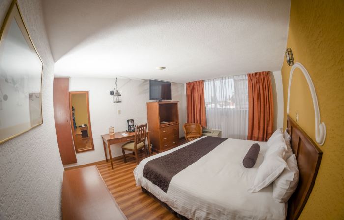 Howard Johnson by Wyndham Morelia Calle Real