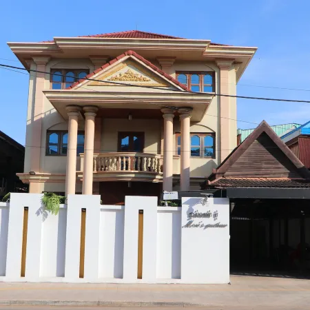 Mom's Guesthouse