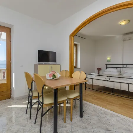 Apartments and Rooms Lea