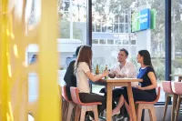 Holiday Inn Express SYDNEY MACQUARIE PARK by IHG