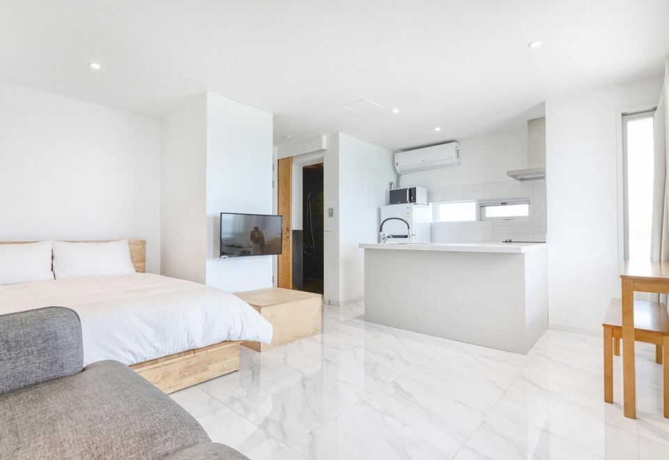 2. 속초 모레브 펜..