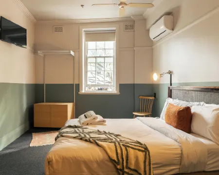 Darlo Bar Darlinghurst Hotels in Sydney